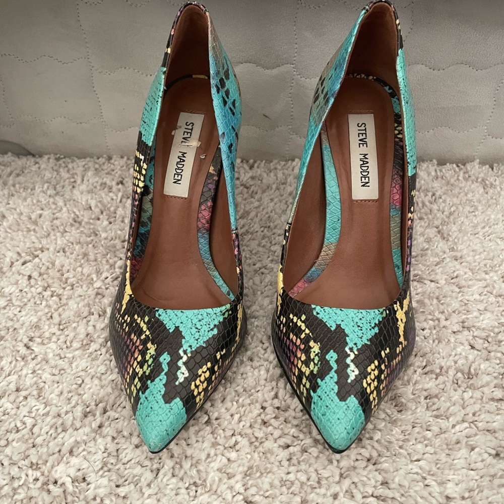 Steve Madden pumps